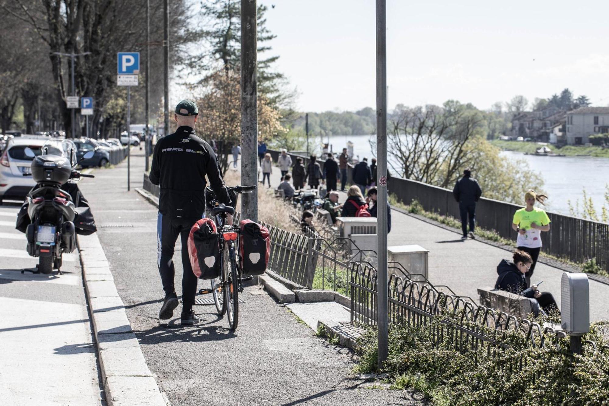 Angolo Al Ponte Micro Appartamento In Pieno Centro Pavia Bagian luar foto